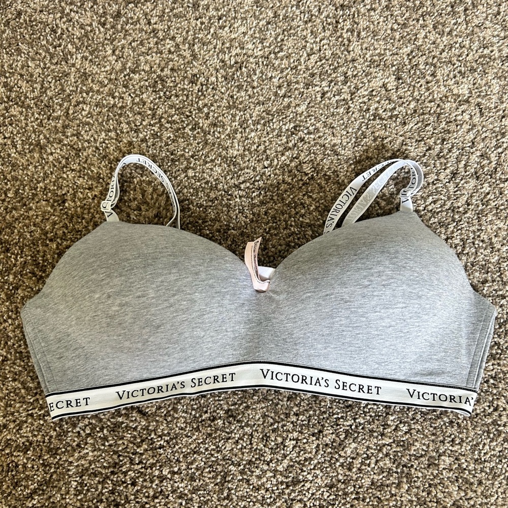Bra by Victoria Secret 42C